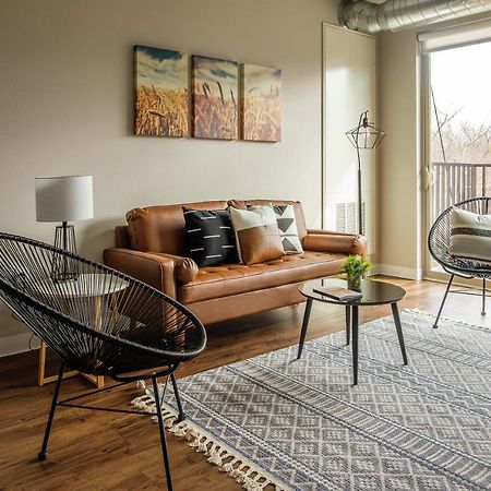 Frontdesk Core Apts Campustown エームズ エクステリア 写真