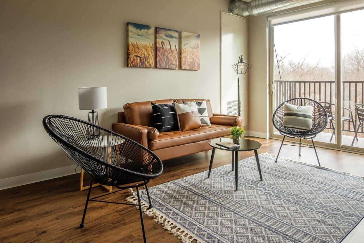 Frontdesk Core Apts Campustown エームズ エクステリア 写真