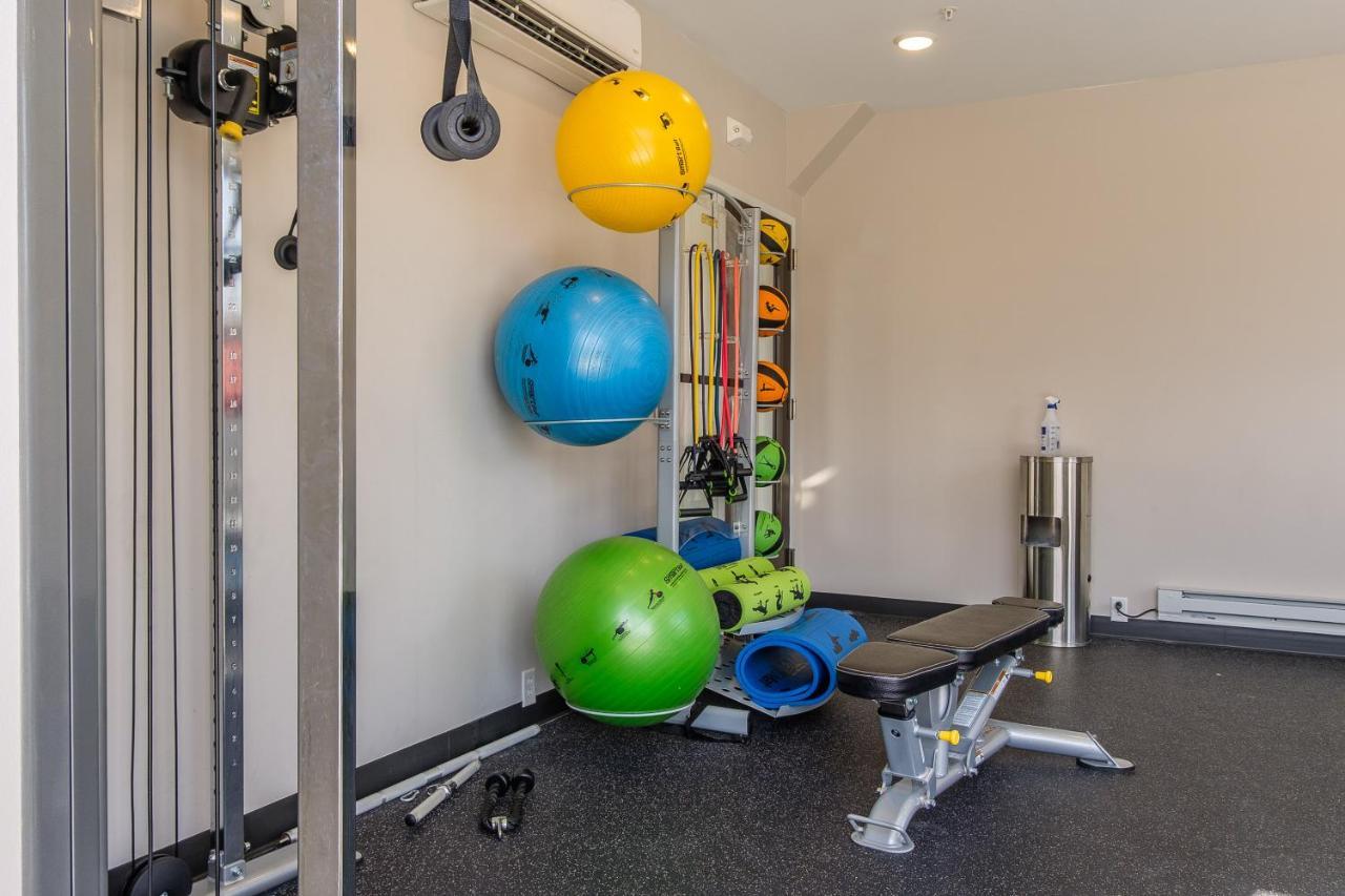 Frontdesk Core Apts Campustown エームズ エクステリア 写真
